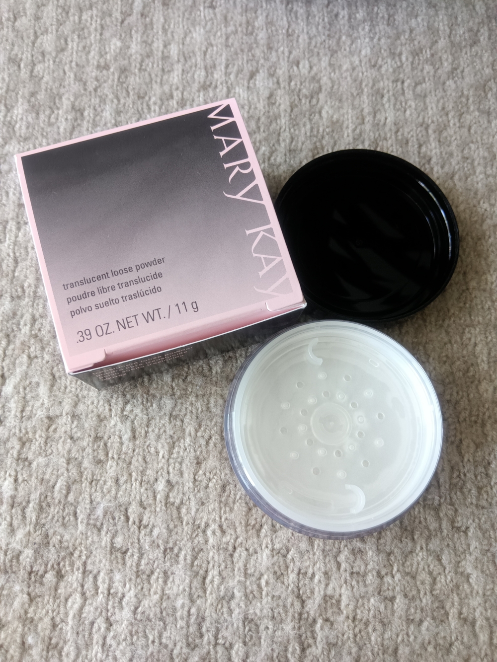 Mary Kay Translucent Loose Powder Helps control shine and sets your makeup